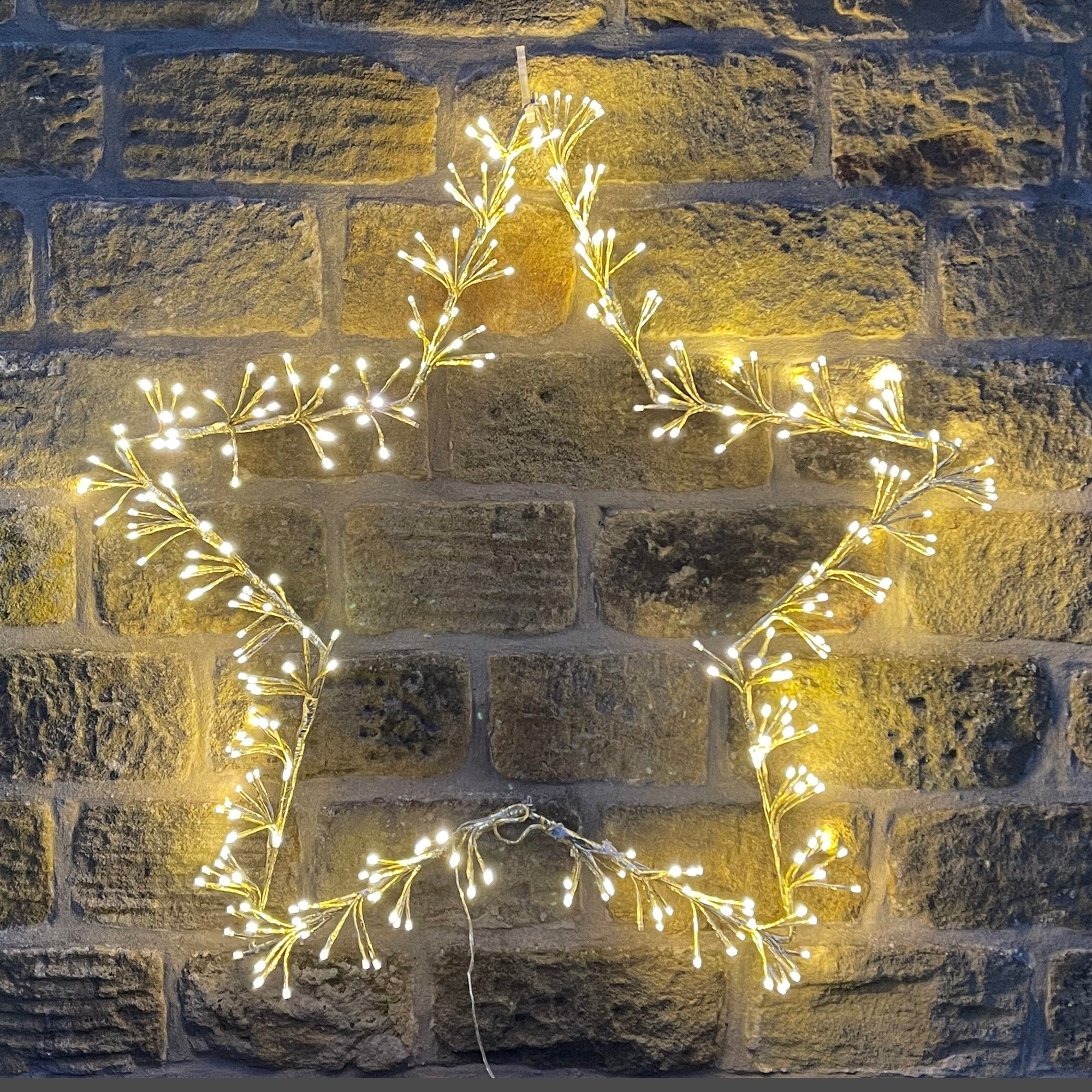 Budget ⌛ Premier 1.2m Gold Star Cluster Silhouette With Warm White LEDs ???? 1 Budget ⌛ Premier 1.2m Gold Star Cluster Silhouette With Warm White LEDs ????