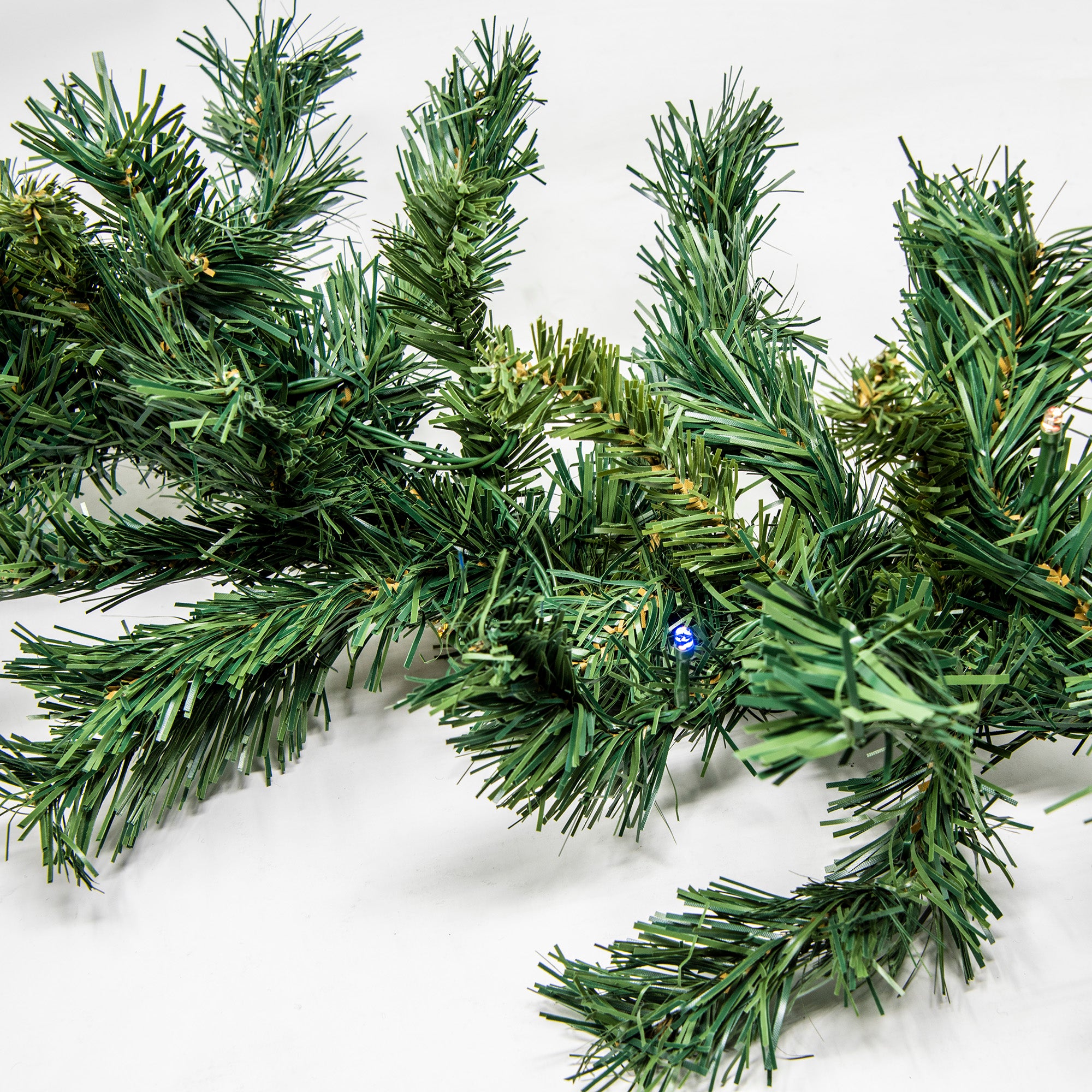 5.3m Giant Christmas Door Garland Kit with 100 LED Battery Lights Best Sale ???? Festive 5.3m Giant ❄ Christmas Door Garland Kit With 100 LED Battery Lights ???? -UK Christmas World shop DoorGarlandCloseup